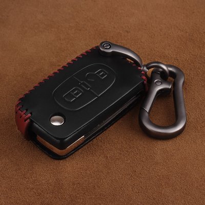 Кожаный чехол для ключа зажигания автомобиля PEUGEOT (Пежо) черный 2 кнопки фото 1