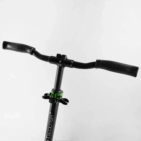 Самокат двоколісний алюмінієвий Best Scooter Big Wheels чорний із зеленим 93427 фото 7