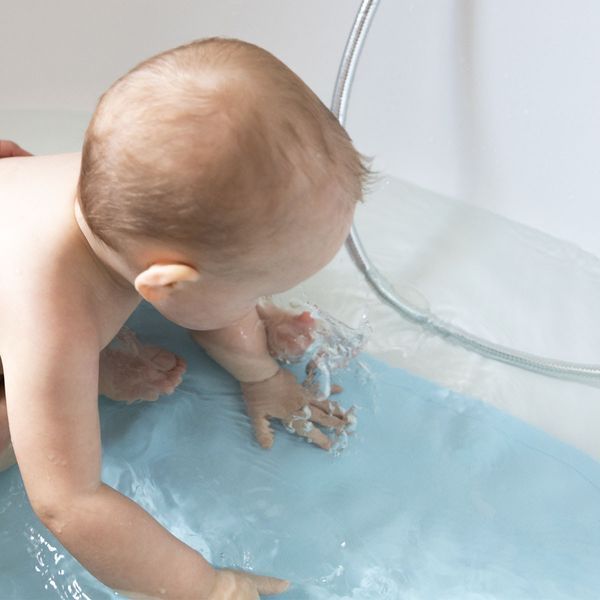 Протиковзкий килимок для ванни 70x35 на присосках Babyono блакитний фото 5