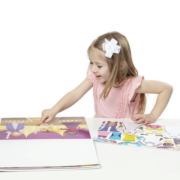 Многоразовые наклейки с тематическими сценами Melissa & Doug "Мода" 5 сцен и 165 наклеек MD14198 фото 2