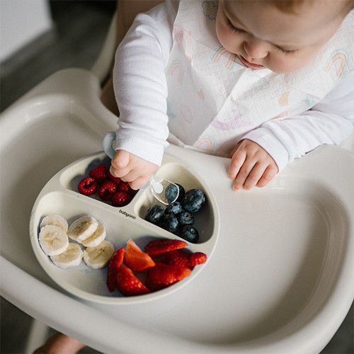 Дитяча силіконова мисочка для харчування 6м+ Babyono трьохсекційна з присоскою бежева фото 4