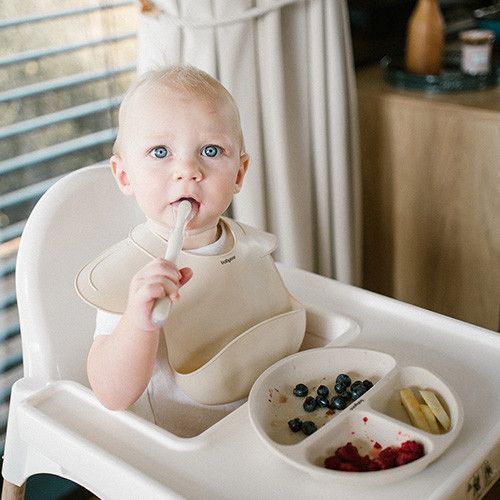Дитяча силіконова мисочка для харчування 6м+ Babyono трьохсекційна з присоскою бежева фото 6