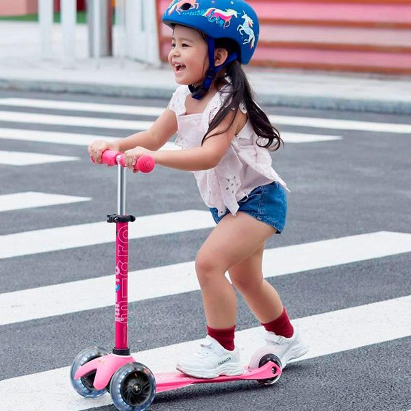 Самокат триколісний дитячий з підсвічуванням MICRO серії Mini Deluxe LED Рожевий до 50 кг фото 2