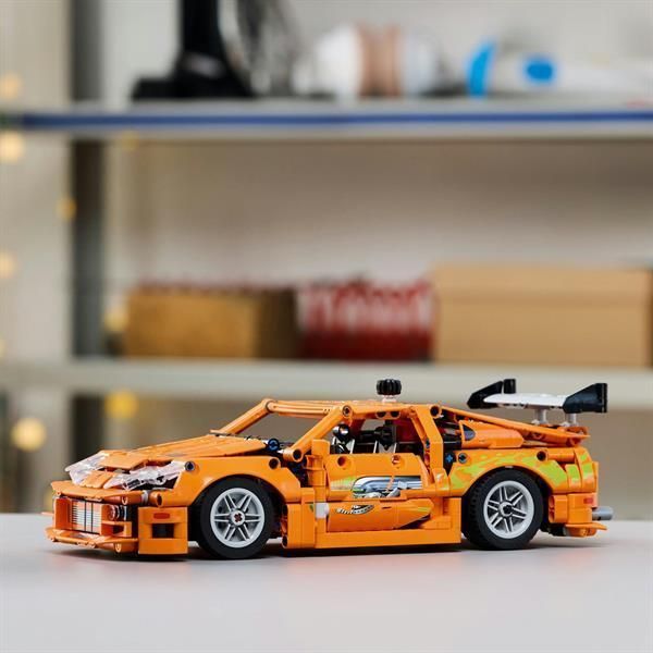 Конструктор LEGO Technic Fast and Furious Toyota Supra MK4 810 деталей з 9 років 42204 фото 10