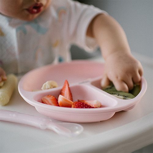 Дитяча силіконова мисочка для харчування 6м+ Babyono трьохсекційна з присоскою рожева фото 3