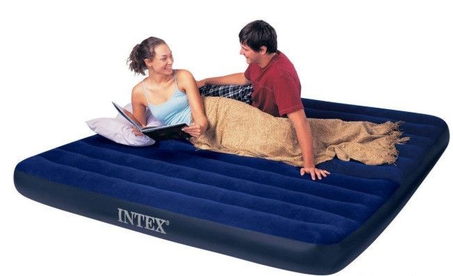 Велюровий надувний матрац для відпочинку та сну Intex подвійний з подушками та насосом 152х203х25 см 64765 фото 6