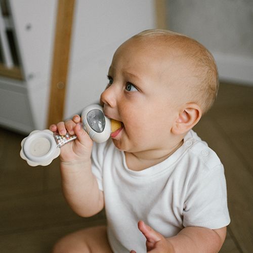 Игрушка погремушка с грызунком для младенцев Babyono Пчелка 3м+ 6х14 см мятная 1591 фото 4