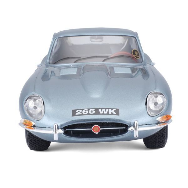 Колекційна модель автомобіля Bburago Jaguar E-Type Coupe (1961), масштаб 1:18, синій 18-12044 фото 6