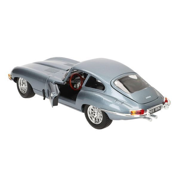 Колекційна модель автомобіля Bburago Jaguar E-Type Coupe (1961), масштаб 1:18, синій 18-12044 фото 3