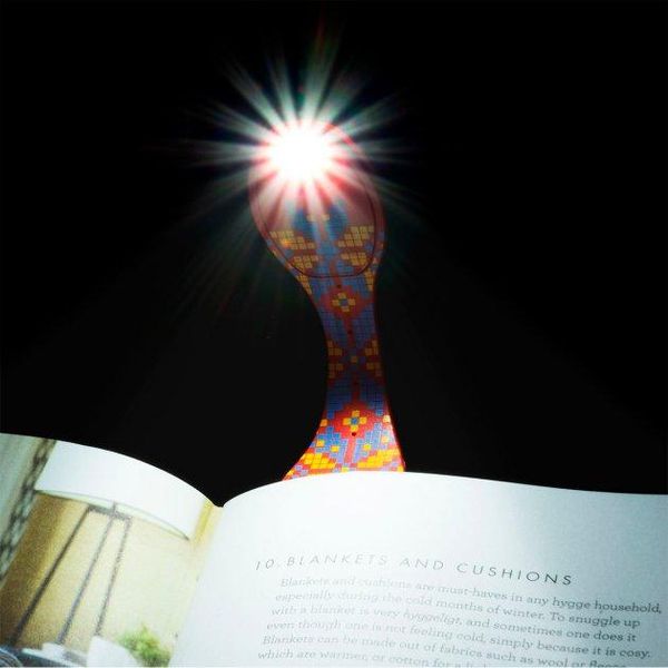 Дитяча закладка з LED ліхтариком FLEXILIGHТ 8 люм серії «Класика» - Вишиванка фото 6