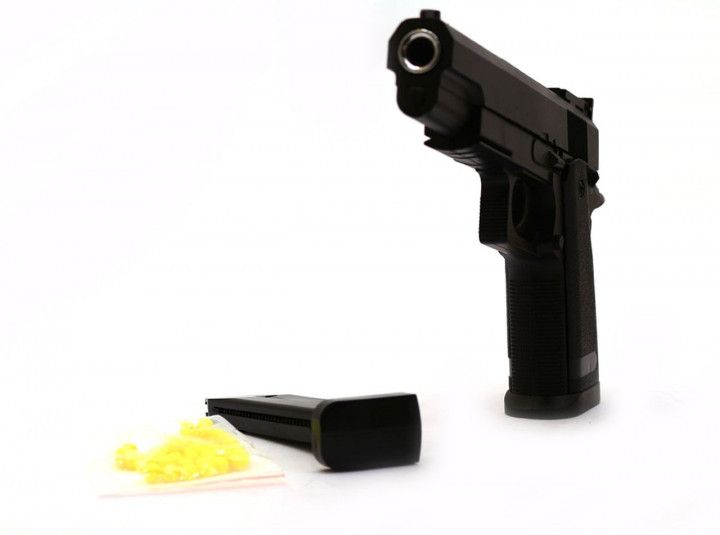 Іграшковий металевий пістолет на пластикових кульках 6мм CYMA ZM26 фото 2