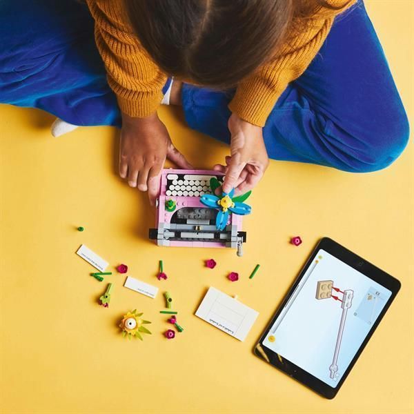 Конструктор LEGO Creator Друкарська машинка з квітами 3-в-1 363 деталі з 8 років 31169 фото 9