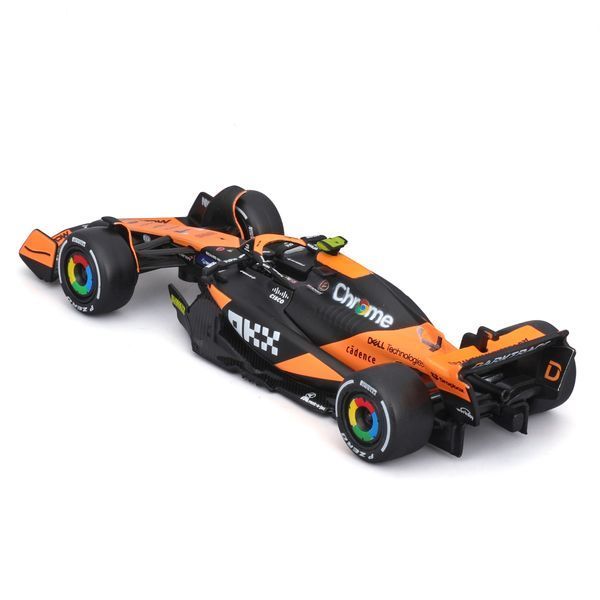 Колекційна модель Bburago Формула 1 McLaren F1 MCL38 2024, масштаб 1:43, чорний з помаранчевим 18-38214 фото 5