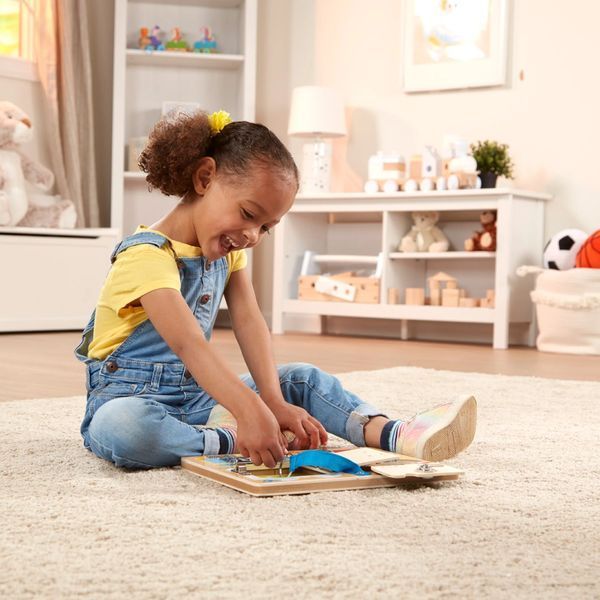 Дерев'яна дошка з засувками (бізідошка) Melissa & Doug &laquo;Замочки та засувки&raquo; MD19540 фото 9