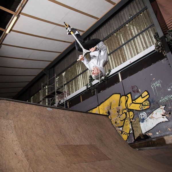 Трюковий самокат MICRO серії Trixx 2.0 Сіро-жовтий до 100 кг фото 5